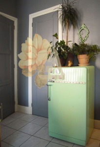 ancien-frigo-frigidaire-rénové-meuble-vert-pastel-recyclage-réutilisation