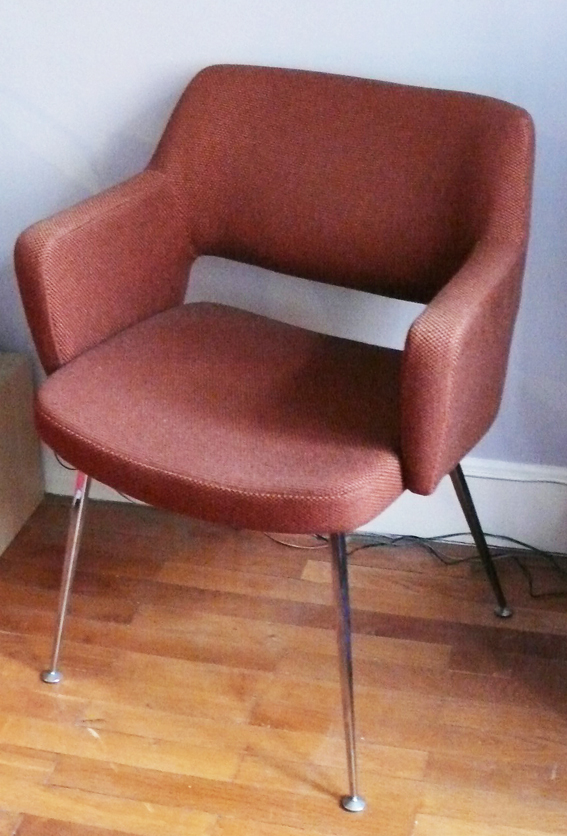 fauteuil-vintage-années-70-60-métal-orange-marron-siège-bureau-salon-conférence-knoll